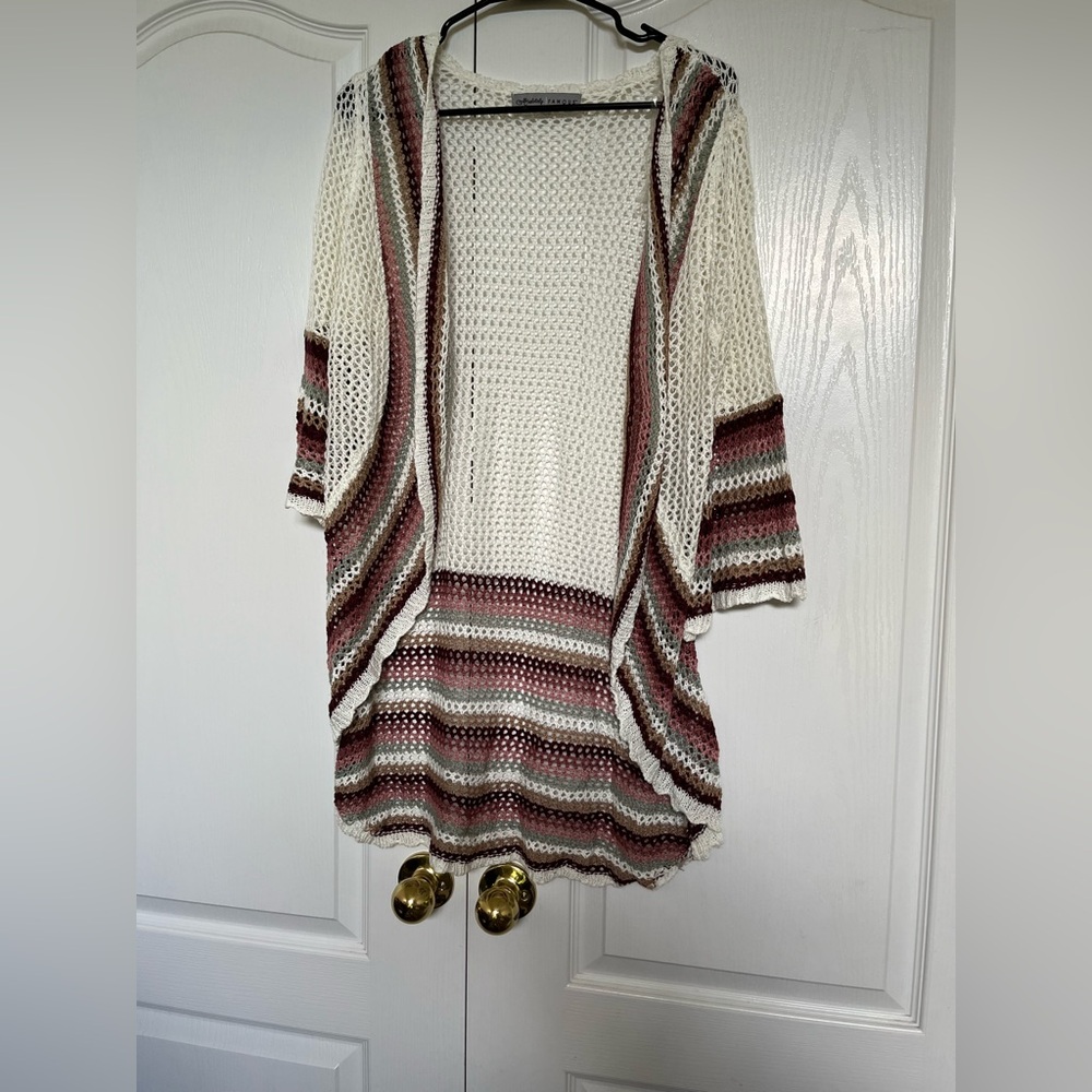 Absolutely Famous pink and White Shrug Sweater - Picture 1 of 7